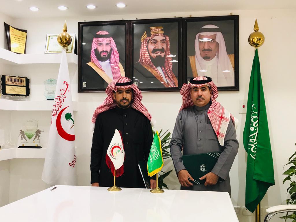 فرع الهلال الأحمر السعودي بمنطقة الحدود الشمالية يوقع عقد شراكة مع مجمع لين الطبي بمدينة عرعر
