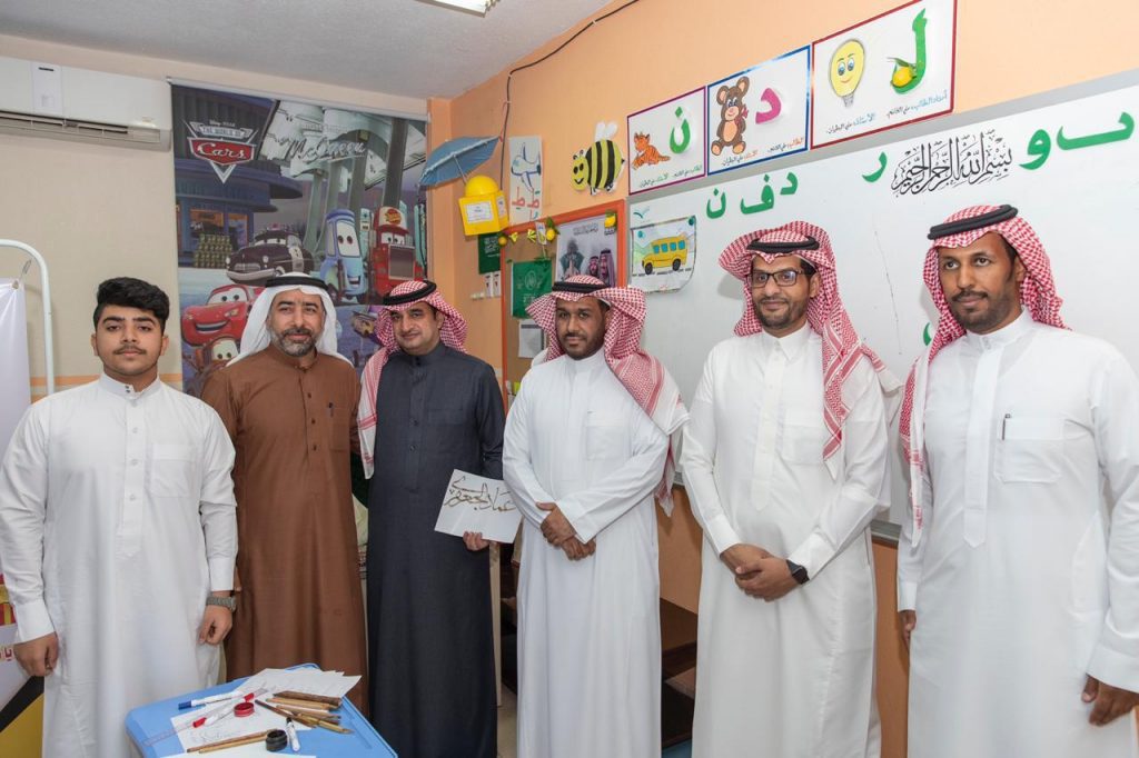 ممثل أندية الحي الترفيهية التعليمية ” بنين ” بتعليم الأحساء يرعى انطلاق منافسات ” متألق “