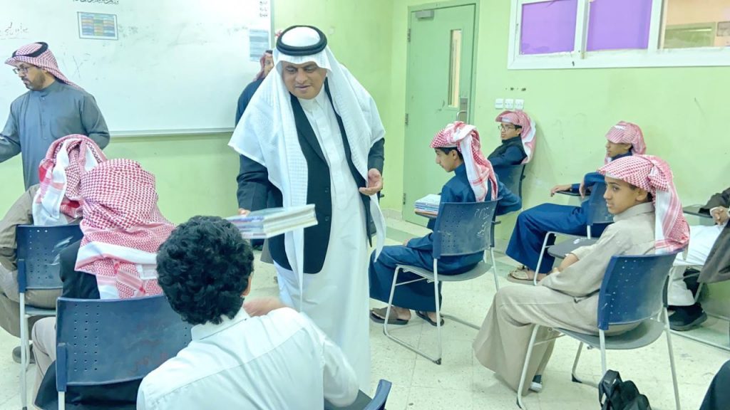 انتظام 300 ألف طالب وطالبة بمدارس تعليم عسير   