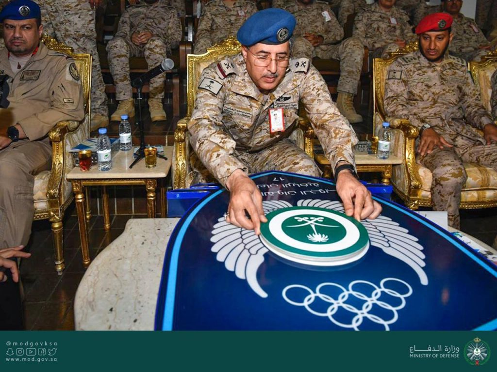 قائد قاعدة الملك فيصل الجوية يفتتح بطولة دوري القوات الجوية (17) للألعاب الرياضية