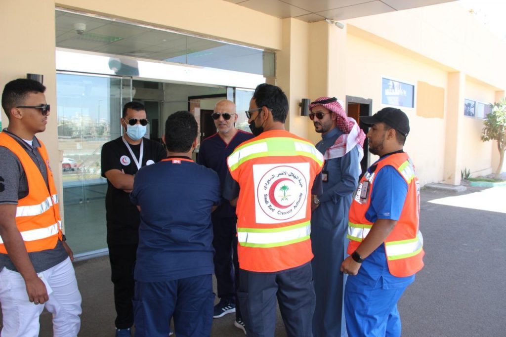 الهلال الأحمر السعودي بمنطقة المدينة المنورة يبادر في شكر جميع الممارسين الصحيين بالمنطقة نظير جهودهم الصحية في مواجهة فايروس كورنا