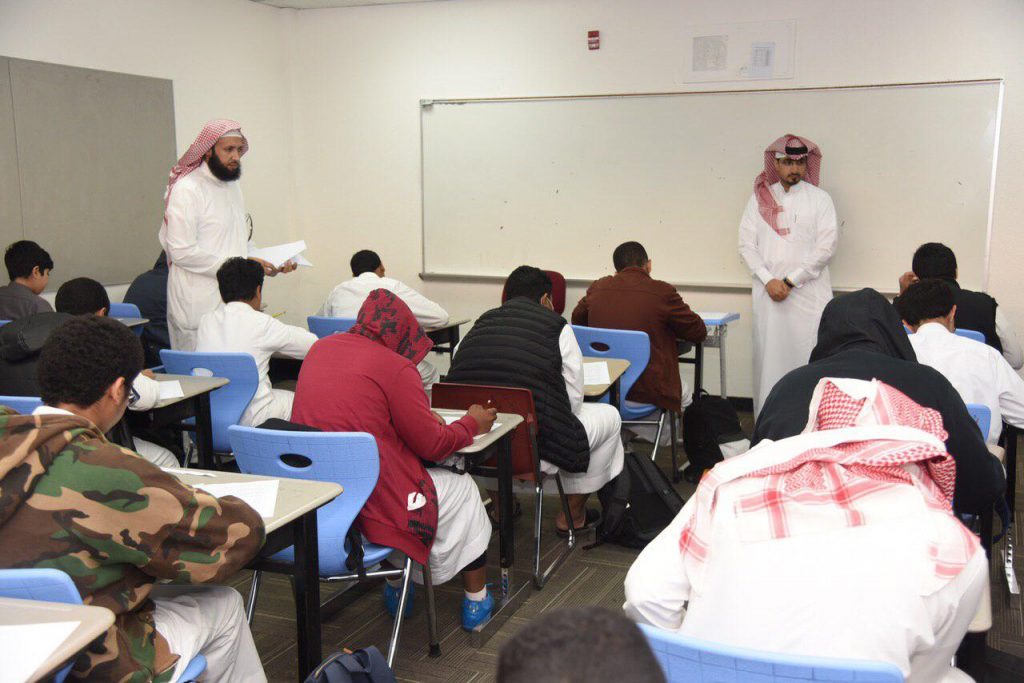 أكثر من 53000 ألف طالبٍ وطالبة يؤدون الاختبارات التحصيلية التجريبية بمدارس الأحساء