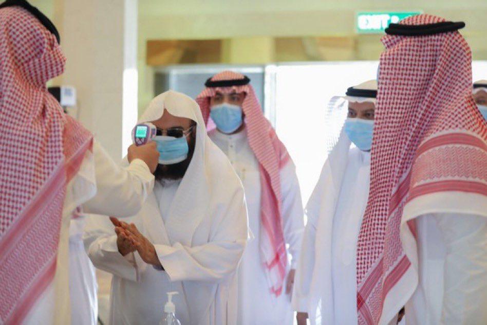 معالي الرئيس العام يؤكد على منسوبي الرئاسة والوكالة التقيد بالإجراءات الاحترازية والوقائية معالي الرئيس العام يؤكد على منسوبي الرئاسة والوكالة التقيد بالإجراءات الاحترازية والوقائية