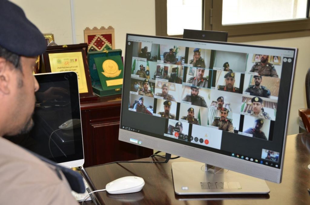 مدني تبوك يعقد إجتماعه من خلال الاتصال المرئي