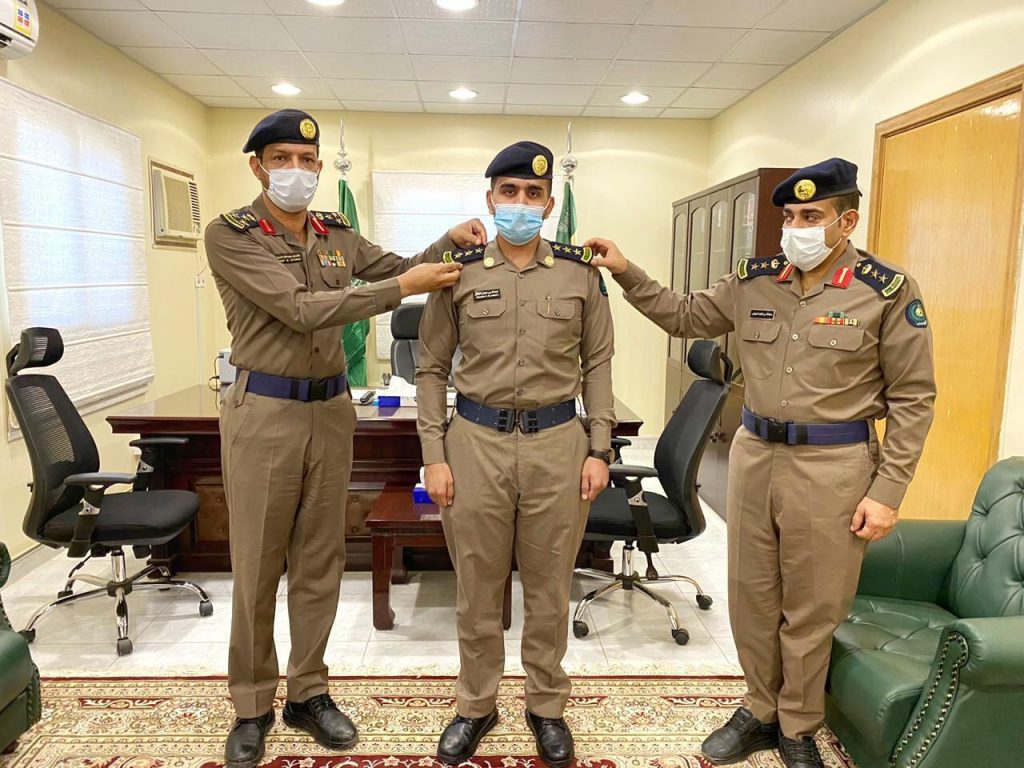 مدير الدفاع المدني بالجوف يقلد المحياوي رتبة الجديدة نيابة عن سعادة مدير الدفاع المدني بمنطقة الجوف مدير الدفاع المدني بالجوف يقلد المحياوي رتبة الجديدة نيابة عن سعادة مدير الدفاع المدني بمنطقة الجوف