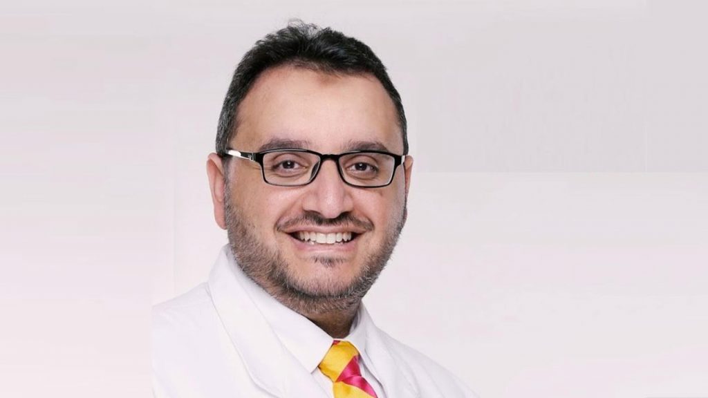 شاهد بالفيديو.. نزار باهبري يتعافى من كورونا.. ويعلن معاناته من حالة تصيب «1%» من المرضى