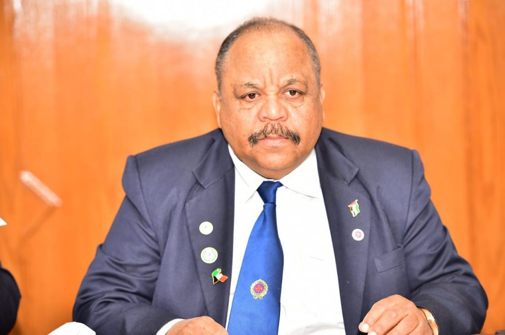 وزيرة التنمية الاجتماعية في سلطنة عمان تشكر أمين رواد ورائدات كشافة الإمارات وزيرة التنمية الاجتماعية في سلطنة عمان تشكر أمين رواد ورائدات كشافة الإمارات