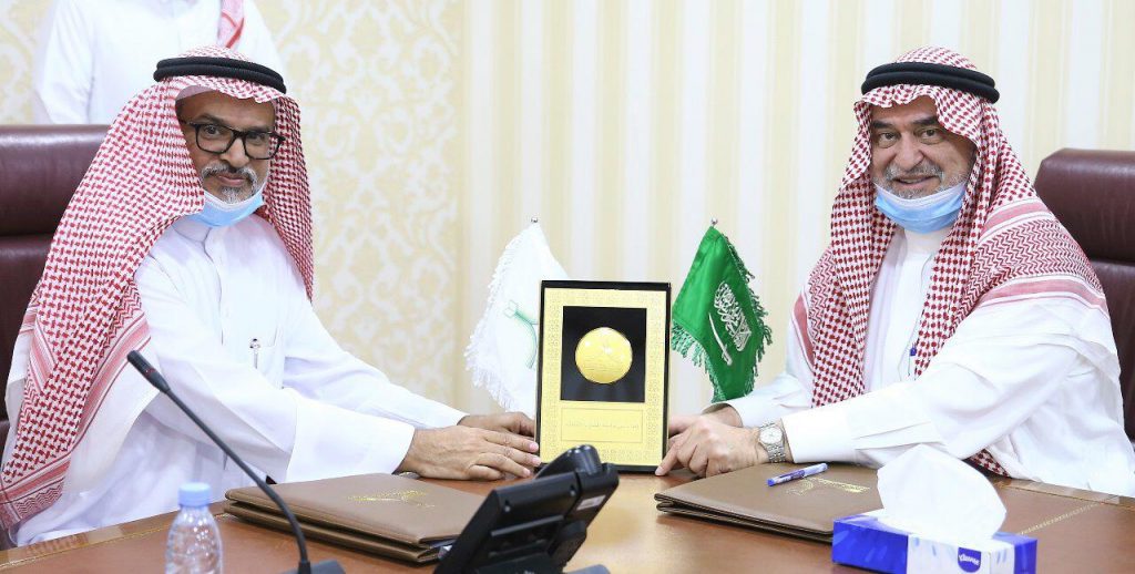 جامعة الحدود الشمالية توقع عقد مشروع إعادة تخطيط وتطوير الموقع العام للمدينة الجامعية بعرعر