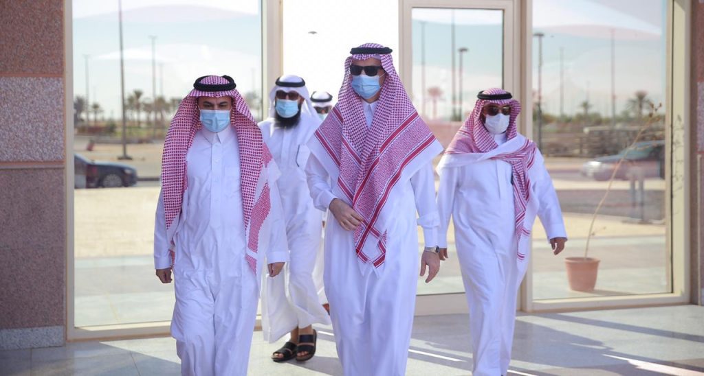 رئيس ⁧‫جامعة الجوف‬⁩ أ.د.محمد الشايع يزور عدداً من المراكز داخل المدينة الجامعية