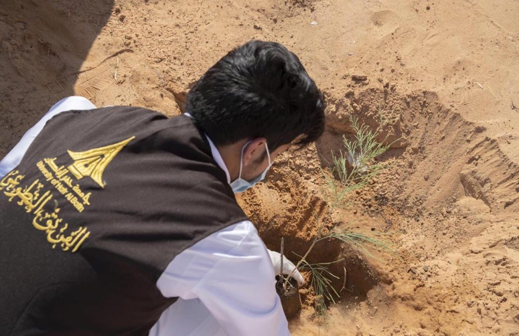 جامعة حفر الباطن تشارك في الحملة الوطنية لنجعلها خضراء