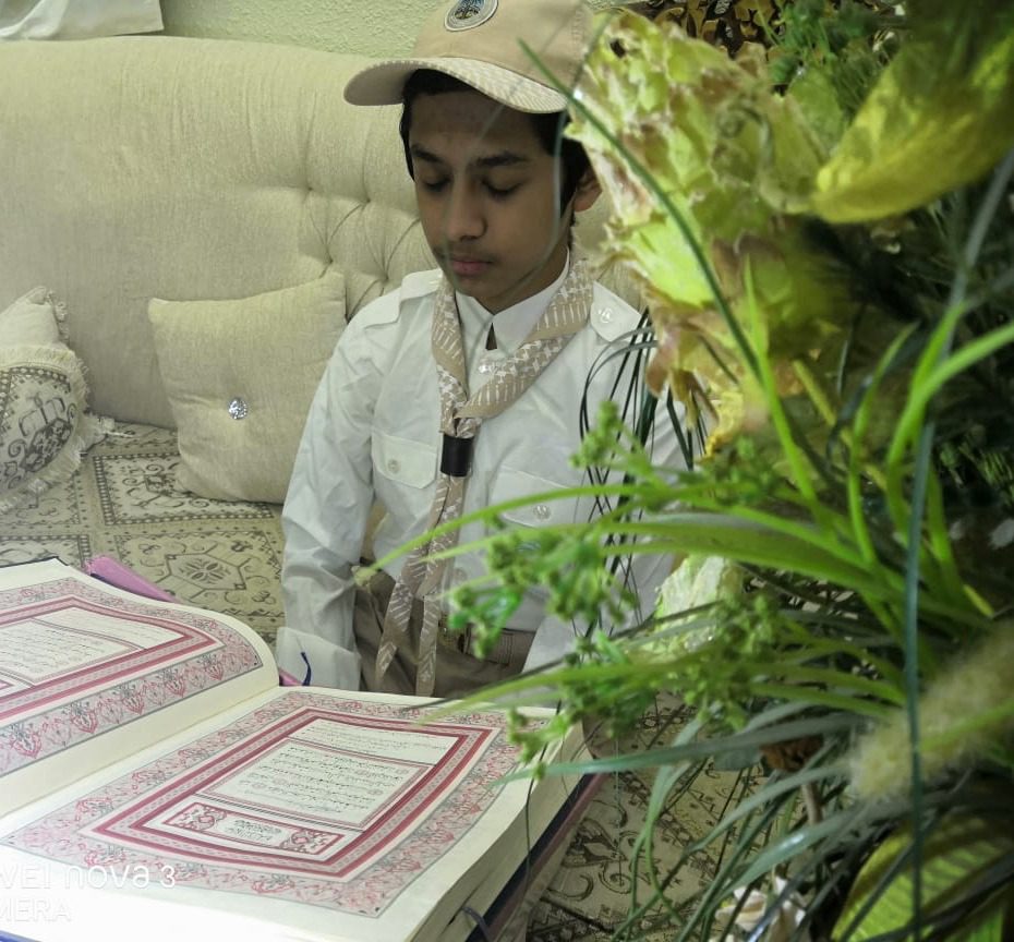 الكشاف نادر ذي الــ 16 ربيعاً يختم حفظ القرآن الكريم كاملاً في خمس سنوات الكشاف نادر ذي الــ 16 ربيعاً يختم حفظ القرآن الكريم كاملاً في خمس سنوات
