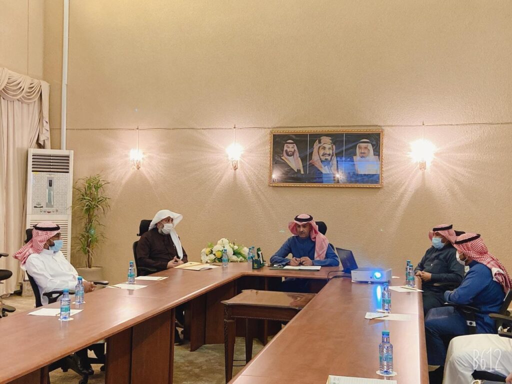 محافظ الحناكية يجتمع بمدير وأعضاء المجلس التنفيذي للجنة الشباب بالمحافظة