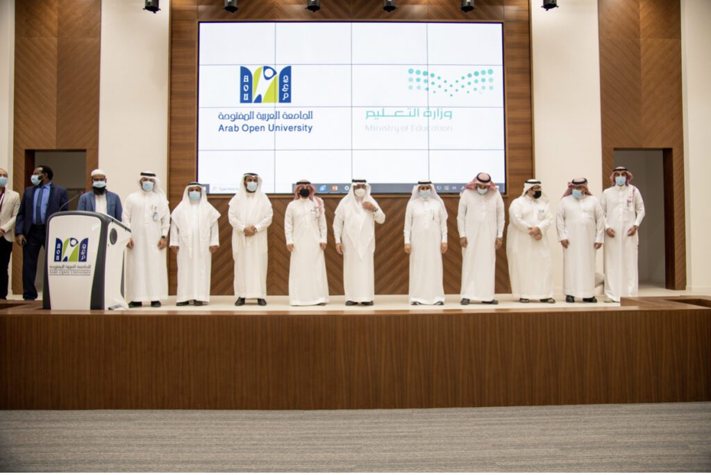 معالي رئيس جامعة طيبة يزور الجامعة العربية المفتوحة بالمدينة المنورة