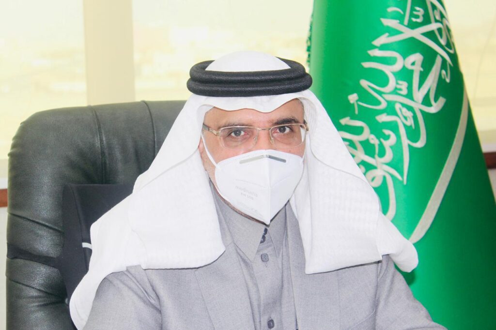 مدير تعليم تبوك يطلع على مشاركات الطلبة في مسابقة “مدرستي تبرمج”