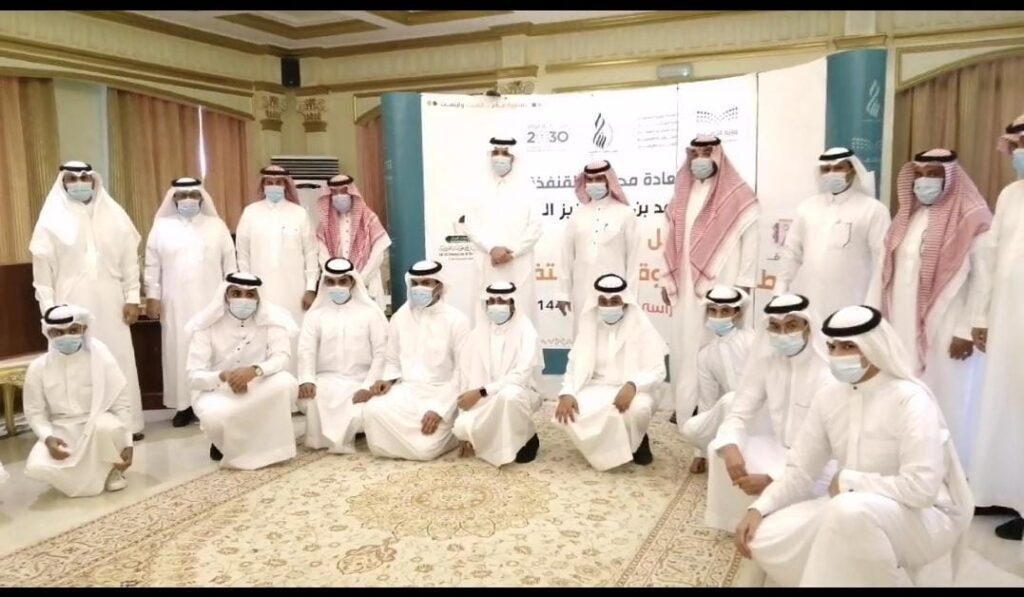تعليم القنفذة يكرم عن بعد 1526متفوقاً ومتفوقة برعاية محافظي القنفذة والعرضيات
