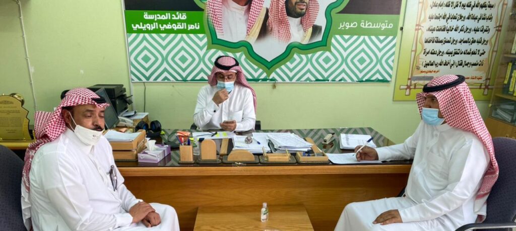 مدير تعليم صوير يتفقد سير الاختبارات النهائية في المدارس