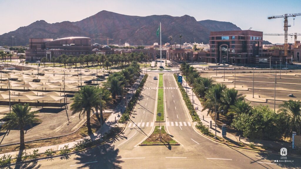 جامعة طيبة تنفذ حتى الان سبعة برامج شملت نحو 38 مشروعاً ومبادرة منذ انطلاق رؤية المملكة 2030