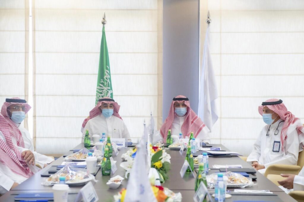 محافظ التدريب التقني يبحث سبل التعاون في تأهيل الشباب في تخصصات الطيران