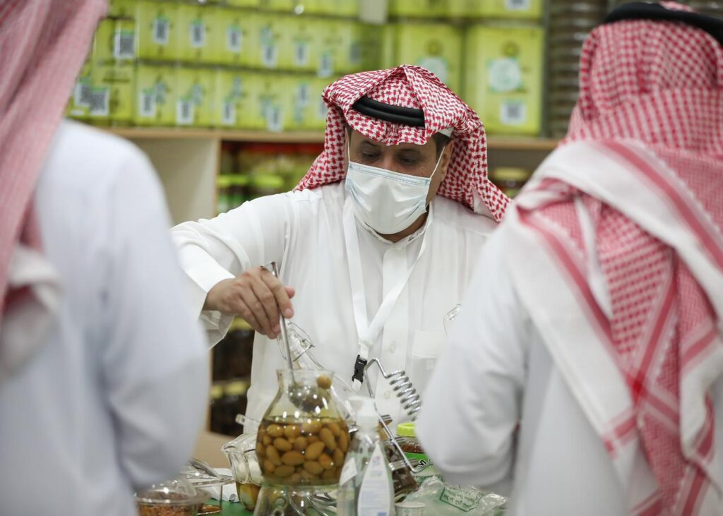 مهرجان زيتون الجوف الدولي الرابع عشر نافذة تسويقية تنافسية بين المزارعين