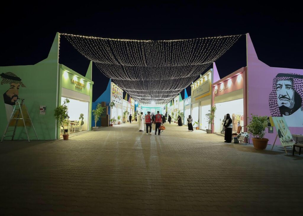 60شاباً وشابة يعملون في بوليفارد زيتون الجوف كنافذة تسويقية جديدة ووجهة سياحية لزوار المنطقه