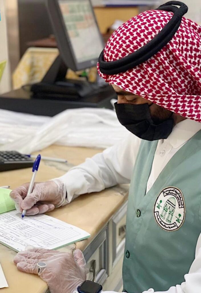 رصد 54 مخالفة ضمن أكثر من 800 زيارة رقابية على أسواق النفع العام في رفحاء رصد 54 مخالفة ضمن أكثر من 800 زيارة رقابية على أسواق النفع العام في رفحاء