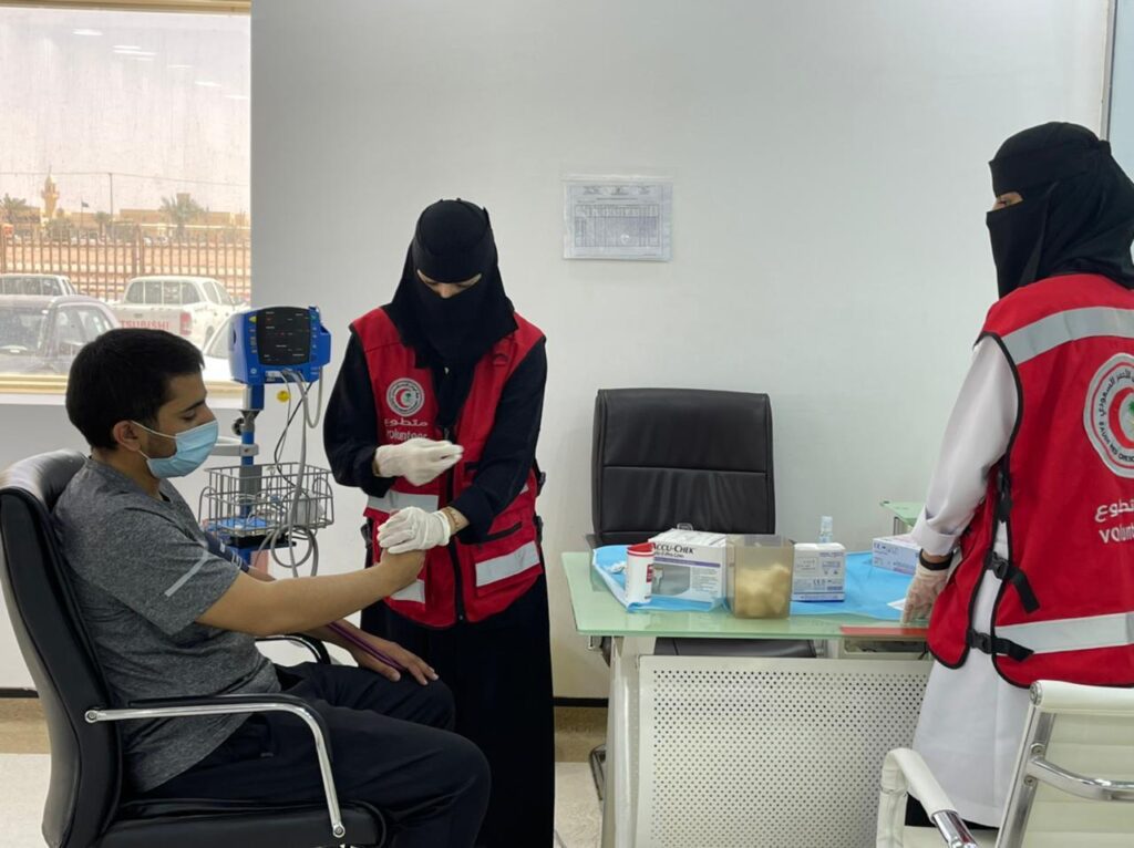 الهلال الأحمر بالحدود الشمالية ينظم حملة للتبرع بالدم