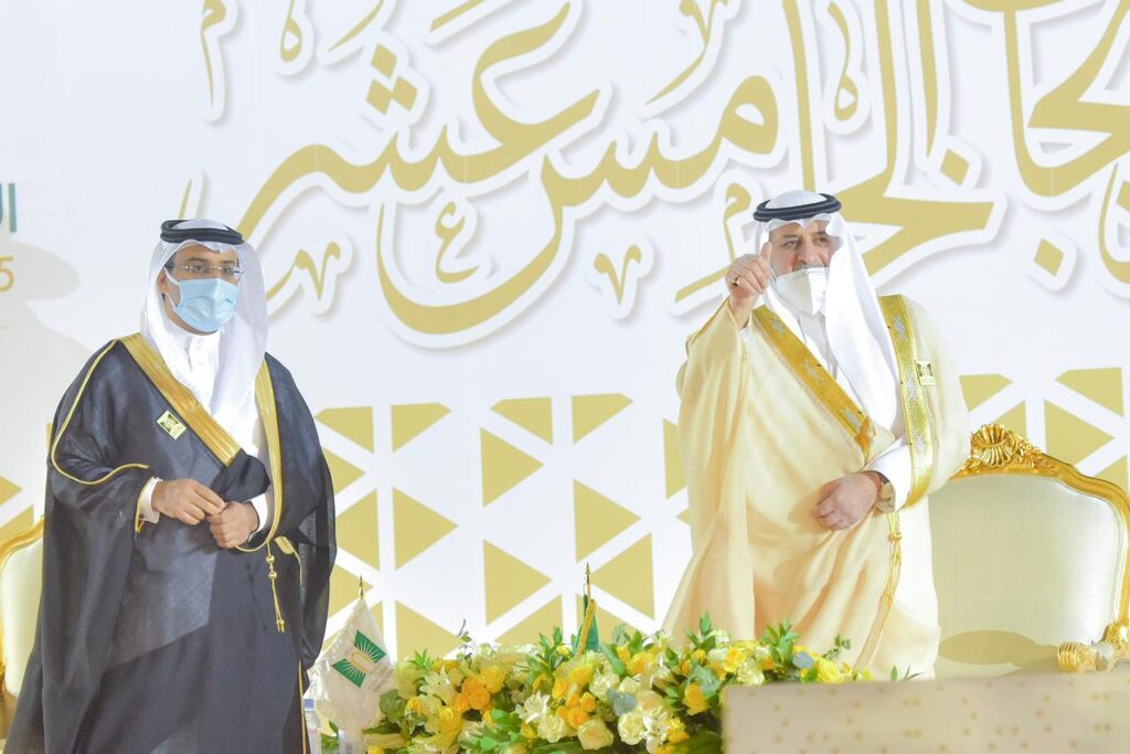 أمير تبوك يرعى حفل تخريج الدفعة الخامسة عشرة من طلاب وطالبات جامعة تبوك