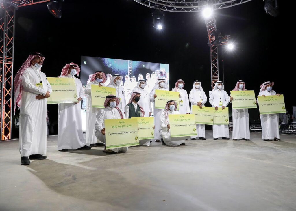 إعلان أسماء الفائزين بجائزة أمير الجوف لأفضل إنتاج للزيت والزيتون في ختام المهرجان