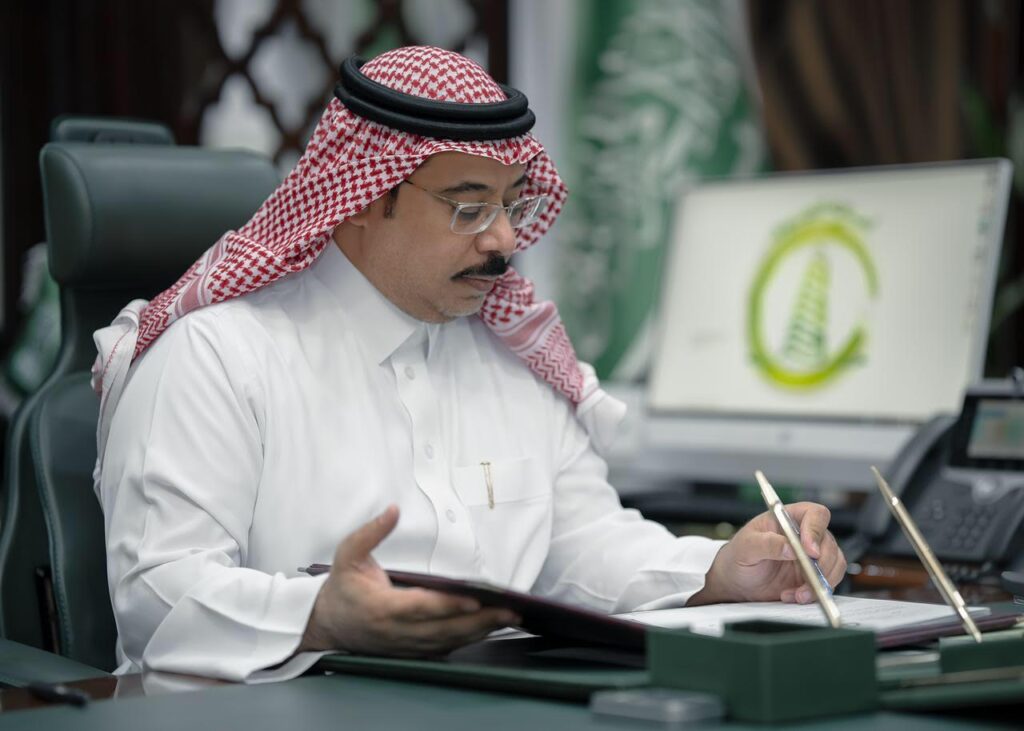 أمين الجوف يوقع عقود 3 مشروعات خدمية في سكاكا بـ 34.7 مليون ريال لتحسين جودة الحياة