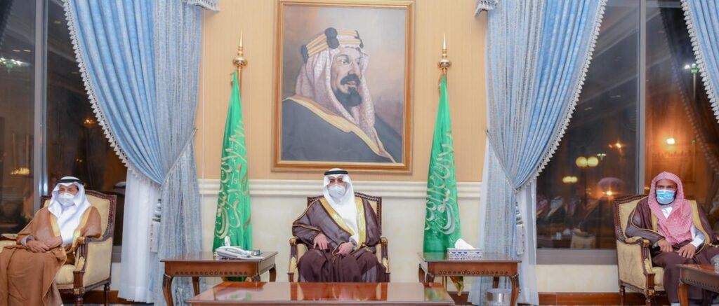 خلال استقباله المواطنين في اللقاء الأسبوعي.. أمير تبوك يرفع الشكر لسمو ولي العهد بمناسبة تدشين عدد من المشروعات السكنية والطبية