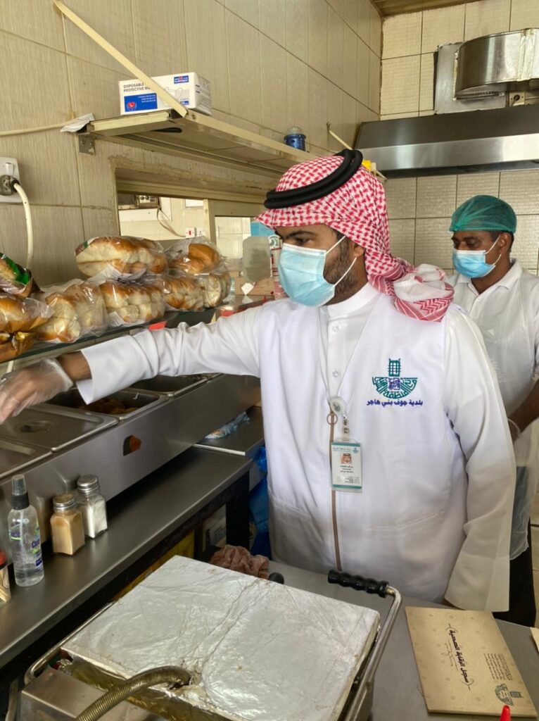 أمانة الشرقية تنفذ أكثر من 1200 جولة رقابية، وتحرر 39 مخالفة في الأسواق والمراكز التجارية أمس الخميس