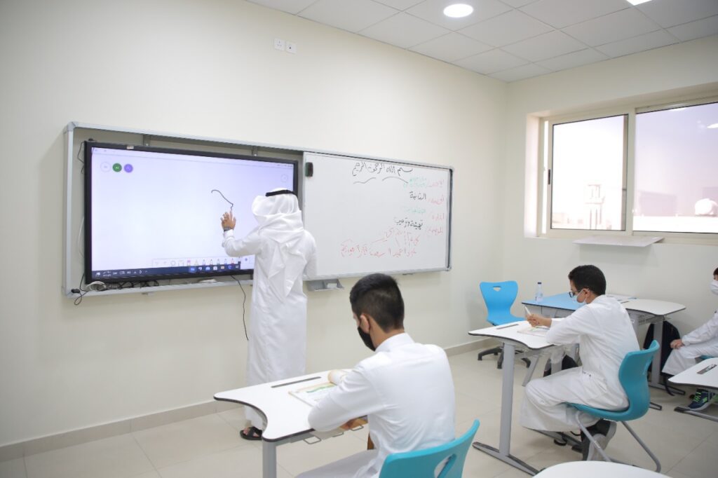 بداية عام جديد بطموح عالي وهمة أكبر بمدارس الحياة بالمدينة المنورة