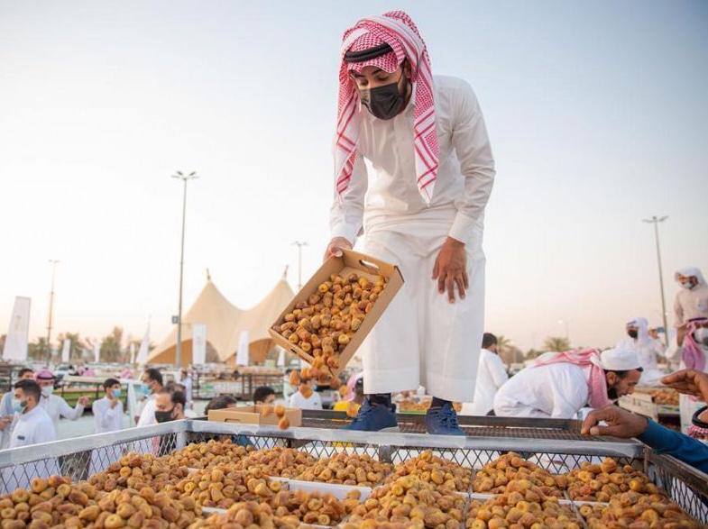مهرجان بريدة للتمور أحد الوجهات الاقتصادية للشباب للدخول بالتجارة مهرجان بريدة للتمور أحد الوجهات الاقتصادية للشباب للدخول بالتجارة