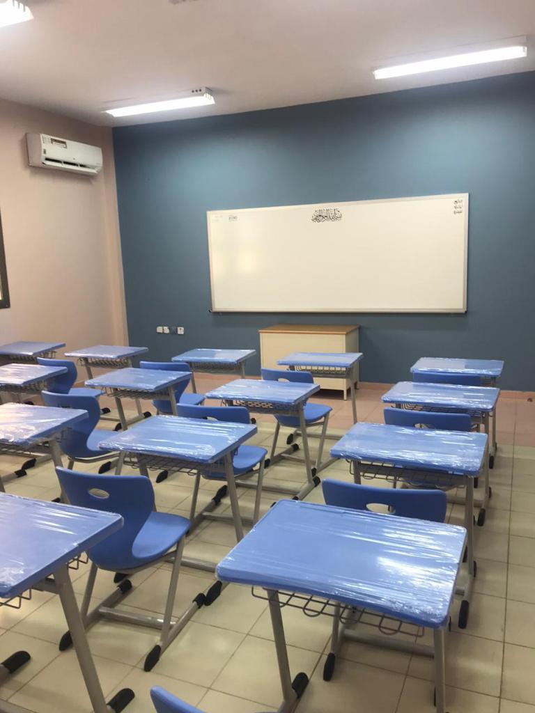 تعليم مكّة يؤمن 6600 مقعداً دراسياً و300 سبورة