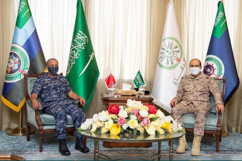 قائد القوات البحرية الملكية السعودية يستقبل قائد سلاح البحرية الملكي البحريني قائد القوات البحرية الملكية السعودية يستقبل قائد سلاح البحرية الملكي البحريني