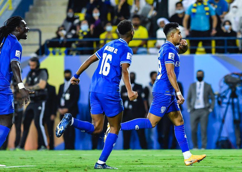 في “ديربي القارة” الهلال يُنهي الحلم.. النصر يغرق في “الموج الأزرق” ويودِّع آسيا في “ديربي القارة” الهلال يُنهي الحلم.. النصر يغرق في “الموج الأزرق” ويودِّع آسيا