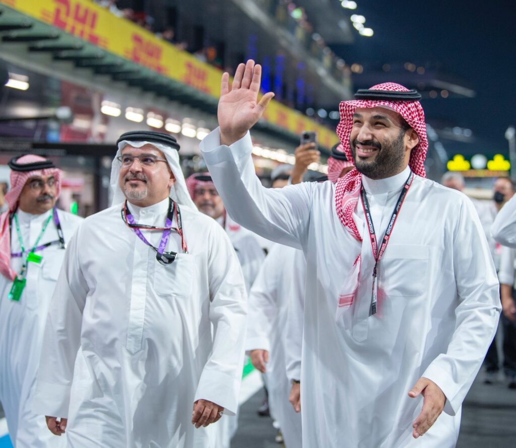 ولي العهد يصل إلى حلبة سباق فورمولا1 “سباق جائزة السعودية الكبرى STC للفورمولا1”