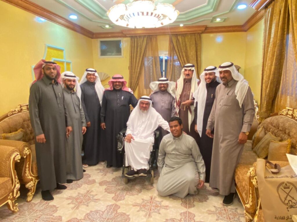 مبادرة تكريمية لمعلم من ذوي الهمم مبادرة تكريمية لمعلم من ذوي الهمم