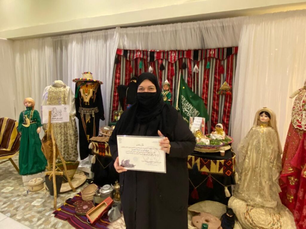تكريم فرسان الصفة لمشاركتهم الإحتفال بيوم التأسيس بمقر مركز التنمية الاجتماعية بالمدينة المنورة”