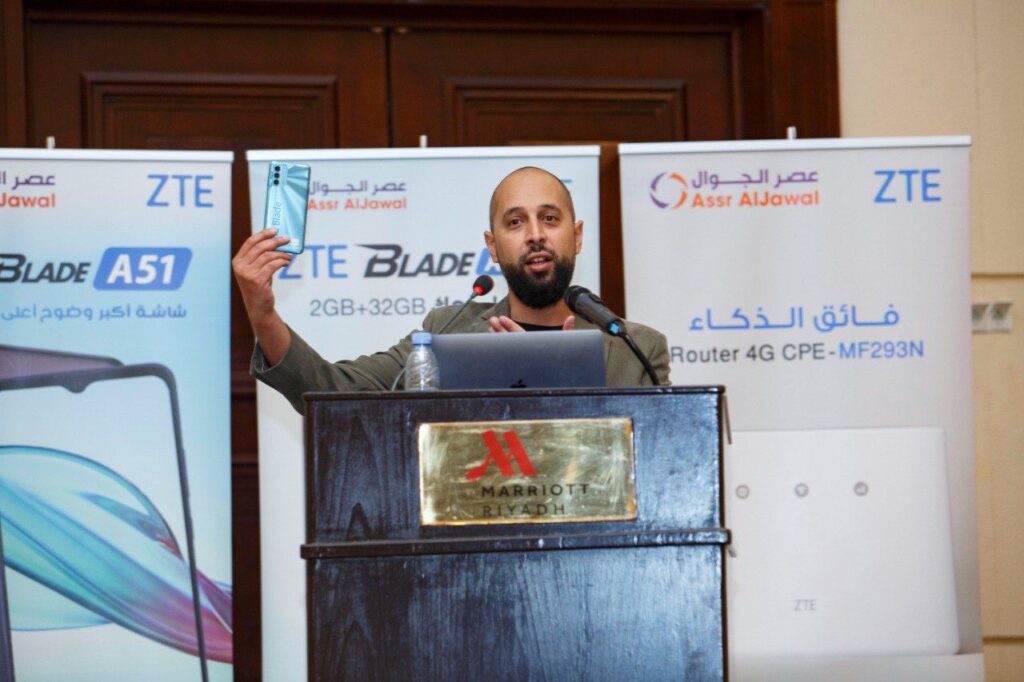 “عصر الجوال السعودية” توقع اتفاقية شراكة مع ZTE الصينية لتكون الوكيل الرسمي لها في المملكة “عصر الجوال السعودية” توقع اتفاقية شراكة مع ZTE الصينية لتكون الوكيل الرسمي لها في المملكة