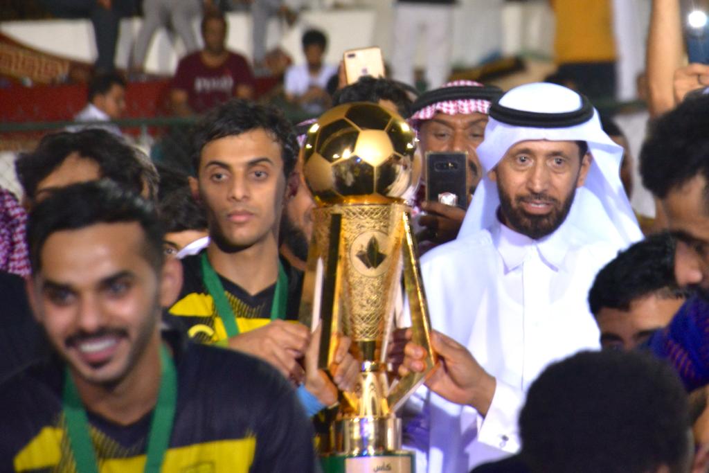 محافظ محايل يتوج العربي بطلآ للبطولة الأولى الرمضانية بمركز قنا