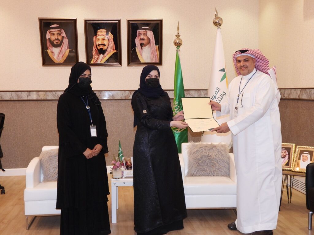 الصاعدي يكرم فرسان الصفة التطوعي بلجنة التنمية الاجتماعية الأهلية بالمدينة المنورة