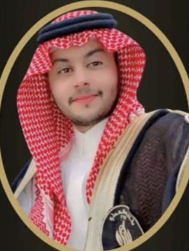 فهد بن خزيم يحصل على درجة البكالوريوس