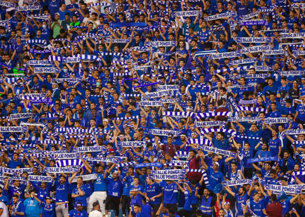 “الهلال” بطلاً للدوري.. و”الأهلي” يودِّع دوري المحترفين للمرة الأولى في تاريخه
