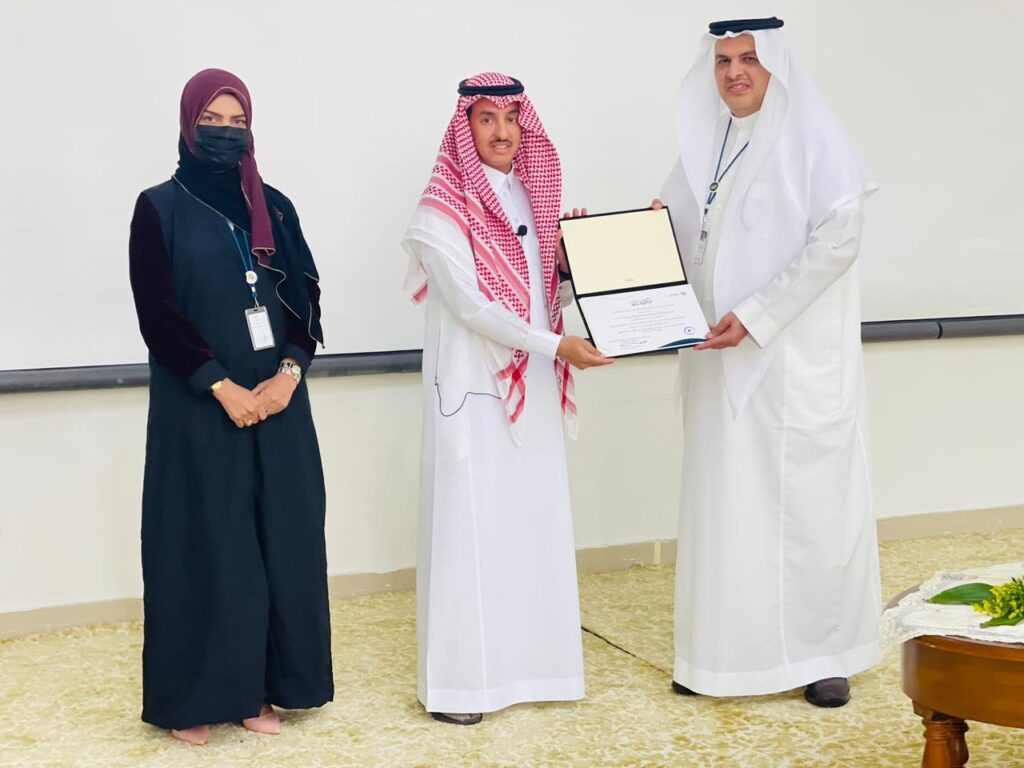 المراجعة الداخلية بوزارة الموارد البشرية تُكرّم فرع الوزارة بمنطقة المدينة المنورة وإدارات قطاع التنمية