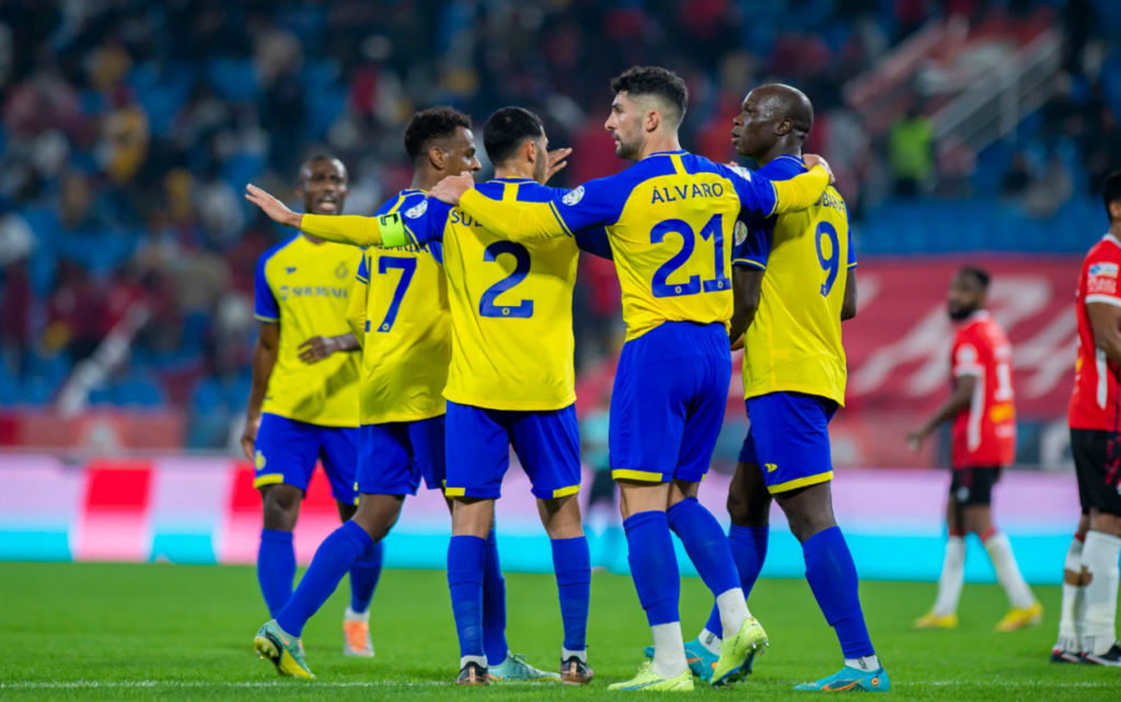 دوري روشن السعودي للمحترفين: النصر يسقط الرائد برباعية ويرتقي للصدارة دوري روشن السعودي للمحترفين: النصر يسقط الرائد برباعية ويرتقي للصدارة