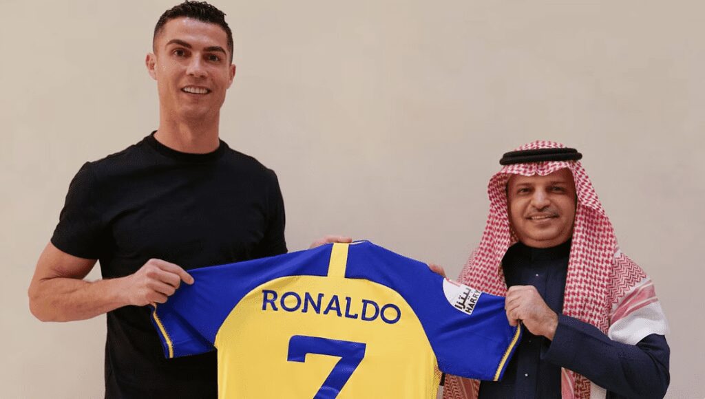 رسميًّا.. رونالدو نصراويًّا حتى 2025