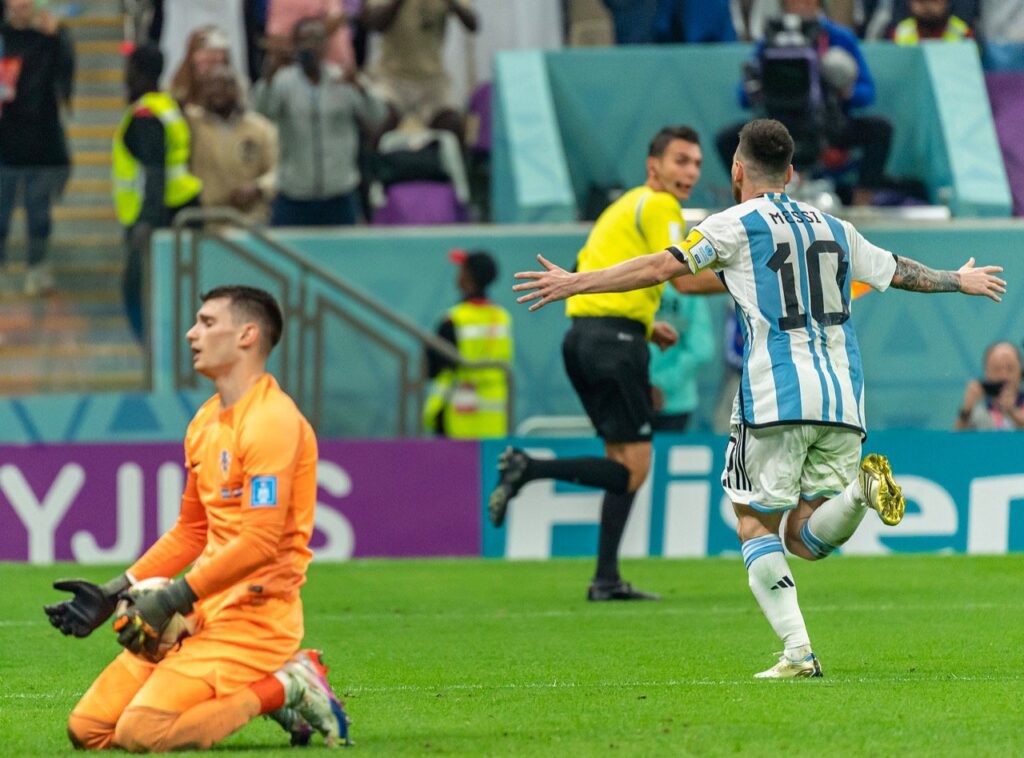 ميسي يقود الأرجنتين لنهائى كأس العالم 2022 بثلاثية ضد كرواتيا ميسي يقود الأرجنتين لنهائى كأس العالم 2022 بثلاثية ضد كرواتيا