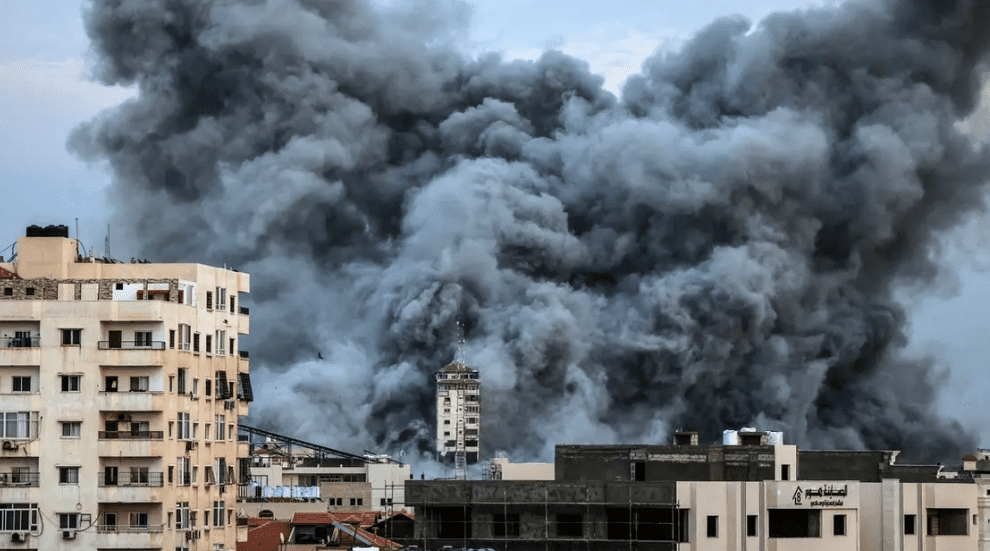 غزة من شمالها لجنوبها تحت القصف.. لا مكان آمناً في القطاع غزة من شمالها لجنوبها تحت القصف.. لا مكان آمناً في القطاع