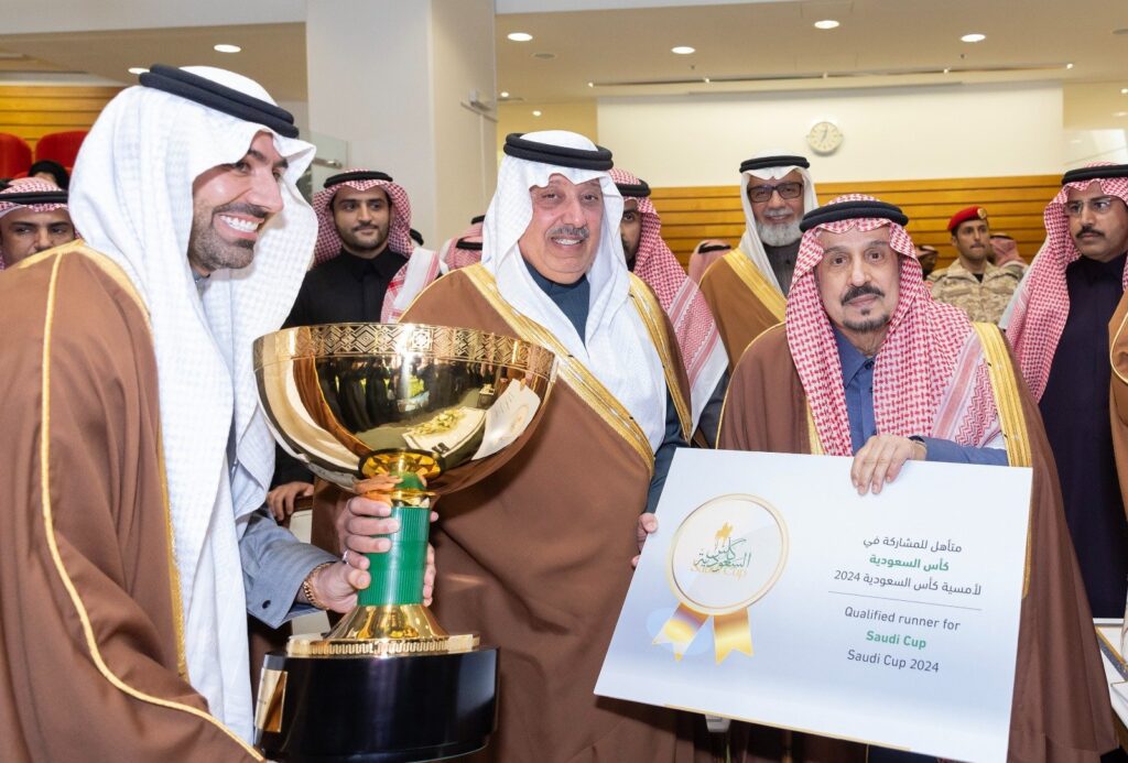 تحت رعاية خادم الحرمين الشريفين ونيابة عن سمو ولي العهد.. أمير منطقة الرياض يتوج الفائزين بكأسي خادم الحرمين الشريفين والخيالة السعوديين المتمرنين